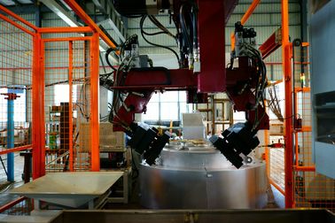 Купить Машина заливки формы 13T низкого давления 350KG/H для промышленного производства Производство в сети